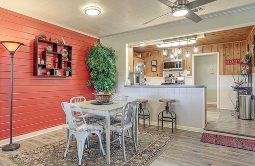 Columbus House | Walk to Shops & Eats! Family Escape in Columbus
