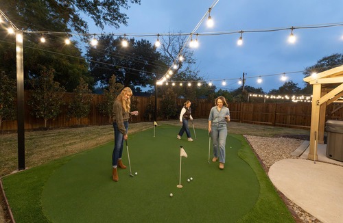 Arlington House | Walk to Stadium-4 Full Bath, Hot Tub Mini Golf Game Room