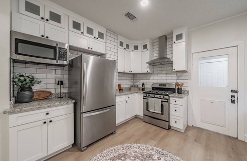 Fort Worth House | Walk To TCU -2 King Beds-Sleeps 6-As Close As You Can Get