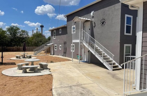 Near East Side Apartment | Walk to the Alamodome! Sleeps 6, Pet Friendly