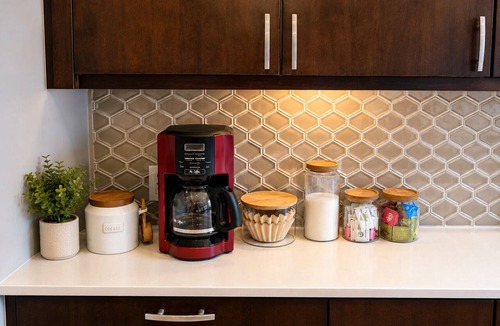 Swede Hill House | Walk to UT Football | Rooftop | Sleeps 14