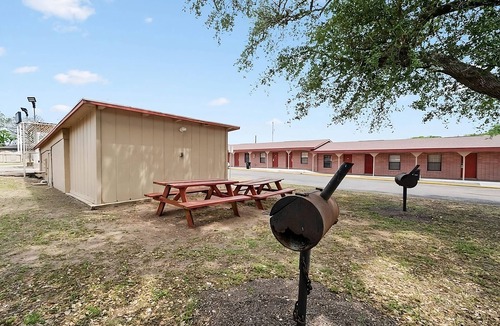 Beeville House | Walking Distance to Coastal Bend College! Free Parking & Pet Friendly
