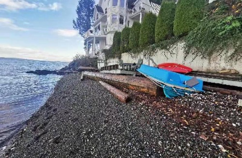 Chemainus House | Walkon Waterfront Castle Cove Inn