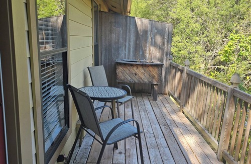 North Loop Condo | Waller Creek Condo Cottage Single Story Parking in Front Quiet & Walkable Area