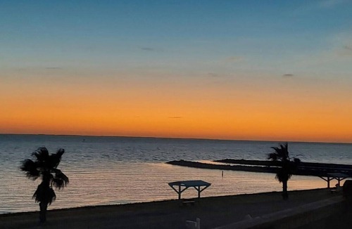 Port Lavaca House | water front home on matagorda bay sleeps 8 just 1 block from boat ramp beach