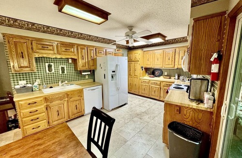 Fairfield Bay Cabin | Waterfront Cabin Ideal for Families and Outdoor Adventures in Arkansas