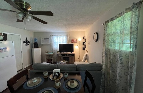 Lake Charles House | Waterfront | Fast WiFi | 35 Miles to Cameron LNG | Perfect for Plant Workers|Peaceful Bayou Cabin