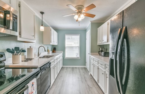 Jamaica Beach House | Waterfront Home w/Kayaks/Ping Pong, 3 bedrooms, 2 bathrooms, Bunkbeds for Kids