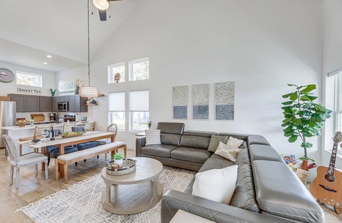 Granite Shoals House | Waterfront Lake LBJ Retreat w/Hot Tub & Deck!