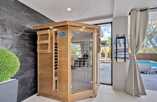 Buccaneer Point Villa | Waterfront Luxe Pool, Hot Tub, Theater, Gamesandmore