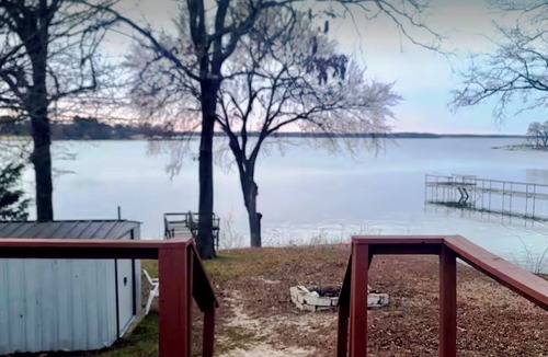 Elmo House | Waterfront Mobile Home w Private Dock on Lake Tawakoni