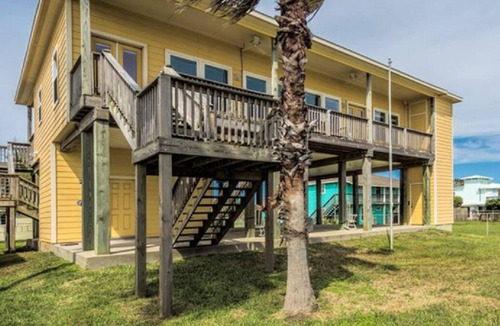 San Leon House | Waterfront Property with a 300ft Pier w/Fishing Lights