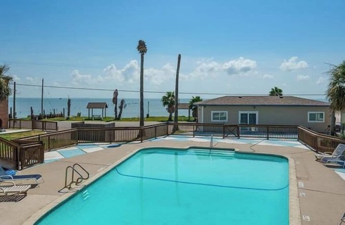 Fulton Condo | Waterfront Views in Rockport–Fulton Stay at our charming motel room.