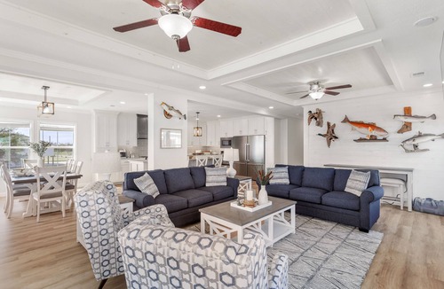 Hackberry House | Waterfront Wonderland Fishing and Pier Camp