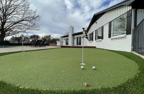 Little Elm House | Wedding Stays & Large Family Retreat - Huge Pool Near Lake Lewisville