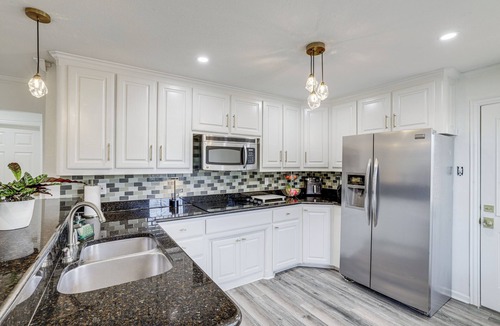 Fort Worth House | Welcome Soccer Fans, Stay Close to the Action