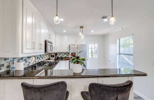 Fort Worth House | Welcome Soccer Fans, Stay Close to the Action