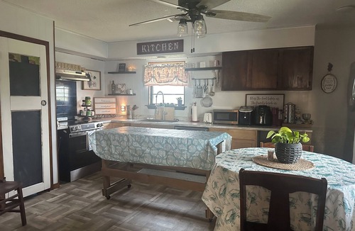 Slidell House | WELCOME TO Salt Bayou! Crab, Fish, Relax. Private boat launch. Minutes to NOLA