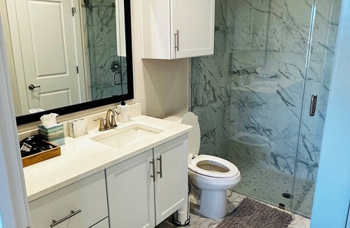 Southtown House | Welcome to the Texan Den where Luxury meets Tranquility.