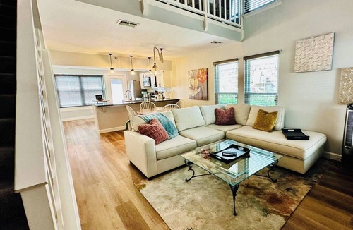 Bryan Place House | Well appointed, Recently Updated, Open Concept , Downtown Dallas. Dogs welcome!