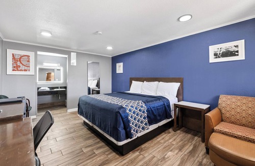 Cleburne House | Western Inn by Capital O Cleburne TX