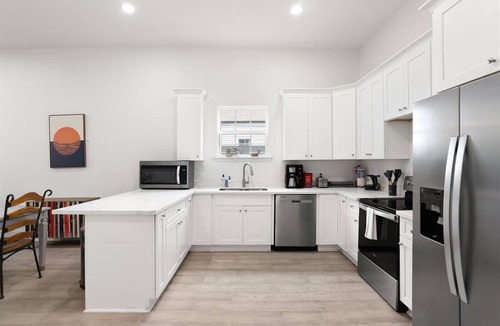 Mid-City House | Whimsical 5BD | Pool |Parking| Streetcar Location!