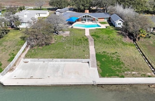 Ingleside House | Whispering Breezes at Windy Hill