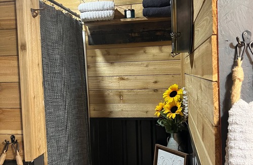 Early Cabin | Wild West Town Los Trece - 5-bedroom/2-bathroom Lodge, Pool, Hot Tub
