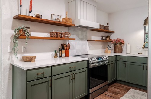 Johnson City House | Wine Trail Retreat w/Fire Pit, Cold Plunge, Grill, Walk to Downtown JC!