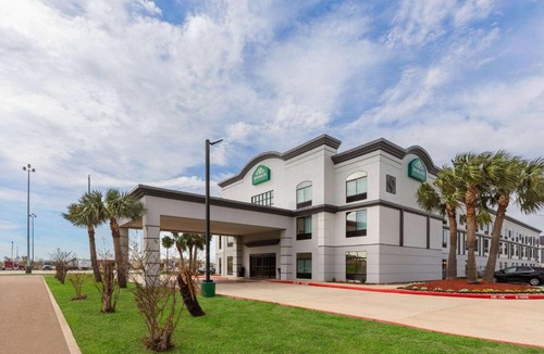 Sulphur Hotel | Wingate by Wyndham Sulphur Near Lake Charles