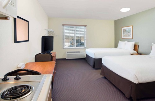 Broadmoor Hotel | WoodSpring Suites Baton Rouge East I-12