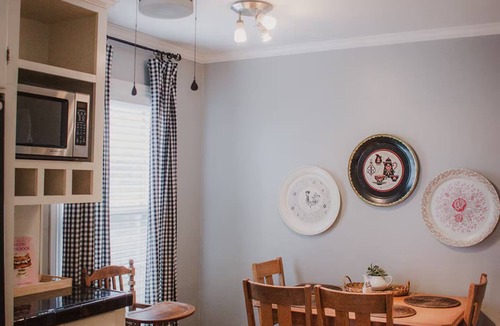 Sayles Blvd. Area House | Work Trip & Family Friendly - 3BR House in Historic Sayles. Long Term Stays