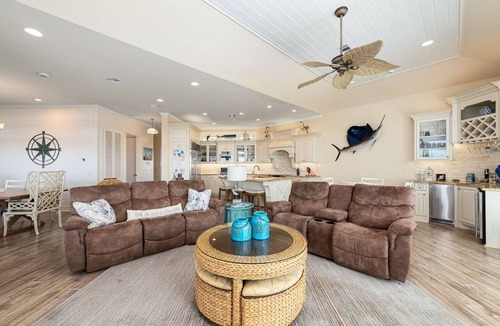 Port Bolivar House | WOW (Wade on the Water) - Amazing Beachfront with all the extras!