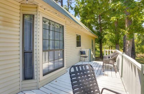 Hemphill House | Wraparound Porch: Toledo Bend Reservoir Retreat!