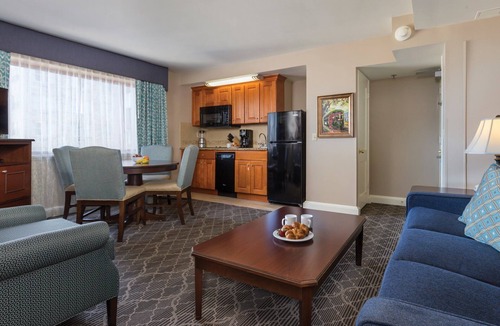 Faubourg Lafayette Resort | Wyndham Avenue Plaza1 bedroom Unit Sleeps 4