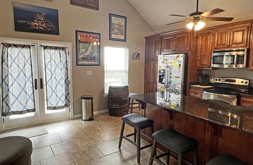 Grand Isle House | Y-Knot Walk to Beach Pet Friendly Gated Deck