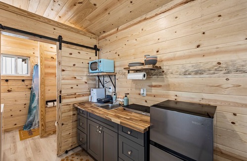 Crystal Beach Cabin | Yellow Submarine Beach Cabin ~ Near Margaritaville