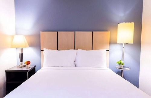 North Arlington Hotel | Your Home Away From Home! TWO Modern Suites, Full Kitchens, Pets are Welcome!