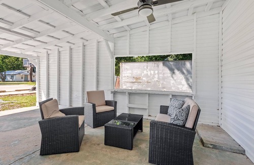 Jennings House | Your Perfect Louisiana Getaway: 3-Bedroom Home in the Heart of Jennings, LA