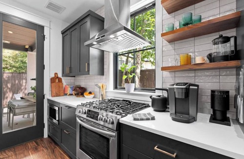 Zilker House | Zilker Modern + Cowboy Pool - Haven!