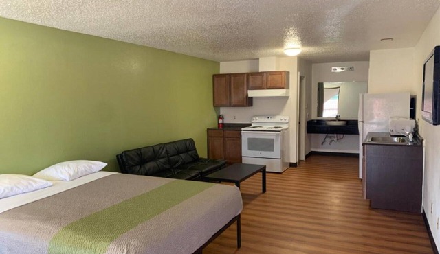 1 Queen Bed | Non-Smoking, Kitchen, Sofa-Bed