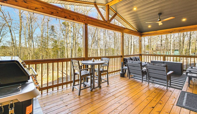 11 Mi to Marina on Lake Hamilton: Cabin Getaway