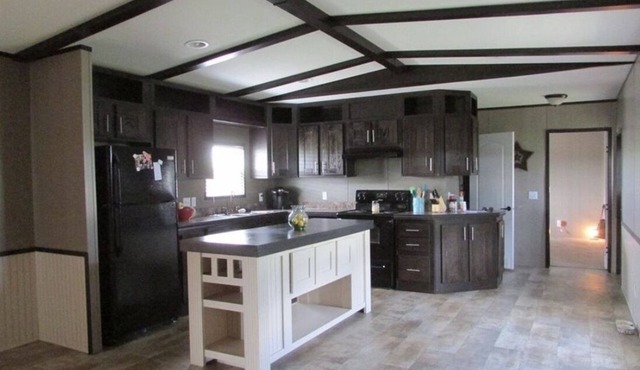 14 Acre Ranch Home near Refineries