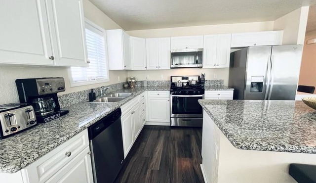 15% OFF Lux 3BD Home, Gym Close to Malls 6 Flags - NW SA