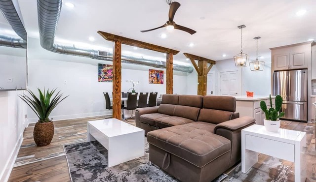15% OFF Monthly | 10% OFF Weekly-Newly Renovated 4BD Penthouse