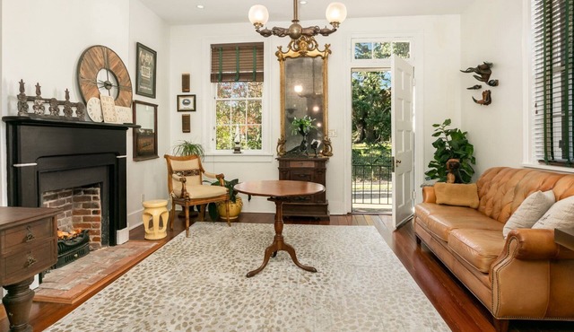 1864 Little Brick | 1/1, Full Kitchen, Hot Tub, Pet Friendly w/fee | Pool Access