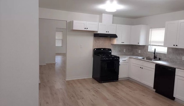 1Bed and 1Bath house for Rent