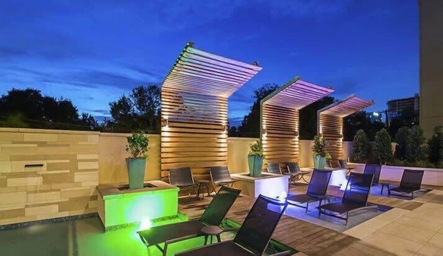 1bedroom 2 beds Dallas/Pool/Parking/Washer dryer