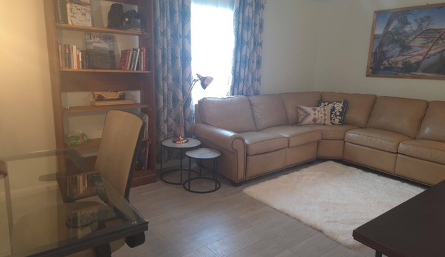 2-bedroom apartment in pleasant Arlington with AC for relaxing stays