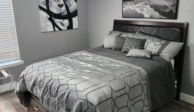2-bedroom condo in lovely Shreveport with WiFi, AC